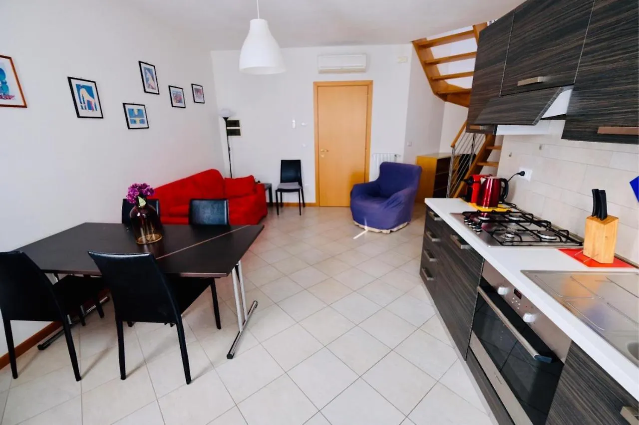 Appartamento In Villa Daniela Con Piscina Privata Carraro Immobiliare Jesolo - Family Apartments İtalya